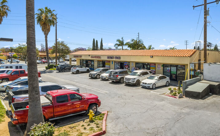 Pictures of Retail property located at 1128 S STANDARD AVE, SANTA ANA, CA 92701-6202 for sales - image #1