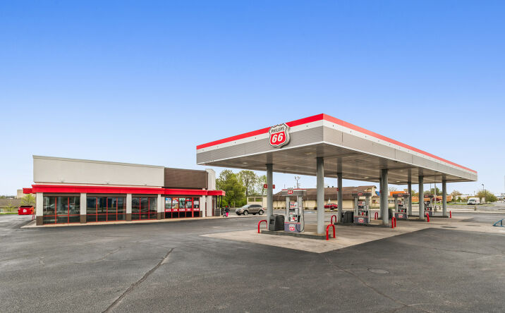 Pictures of Retail property located at 1807 Lincoln Way West, South Bend, IN 46628 for sales - image #1