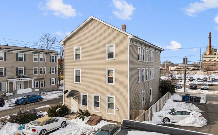 Pictures of Multifamily property located at 127 JAMES ST, NEW HAVEN, CT 06513-3894 for sales - image #1