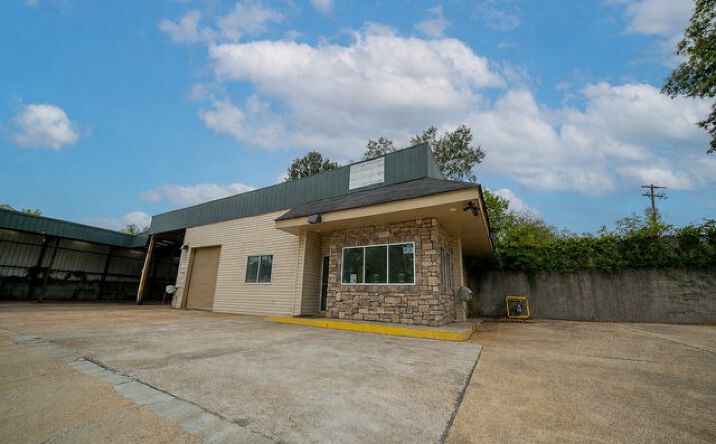 Pictures of Retail property located at 701 East Main Street, El Dorado, AR 71730 for sales - image #1