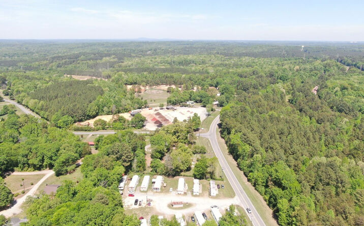 Pictures of Mobile Home Park property located at 101 PAT NIXON CIR, MOUNT HOLLY, NC 28120-9421 for sales - image #1