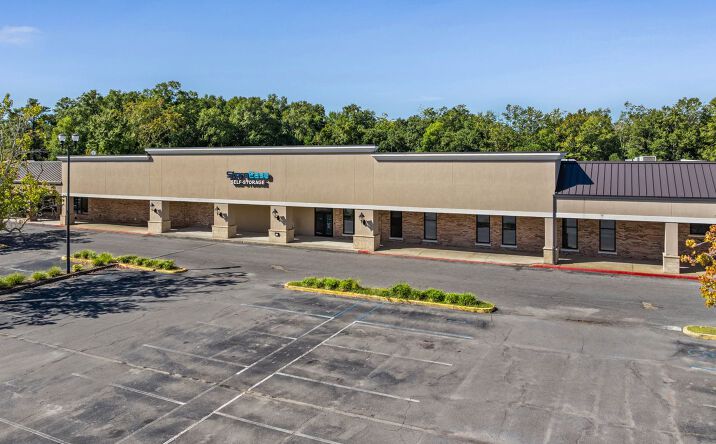 Pictures of Retail, Office property located at 100 Ecor Rouge Place Shop Center, Fairhope, AL 36532 for sales - image #1