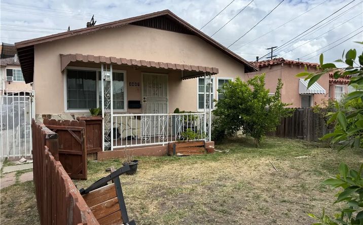Pictures of Multifamily property located at 3467 Walnut, Huntington Park, CA 90255 for sales - image #1