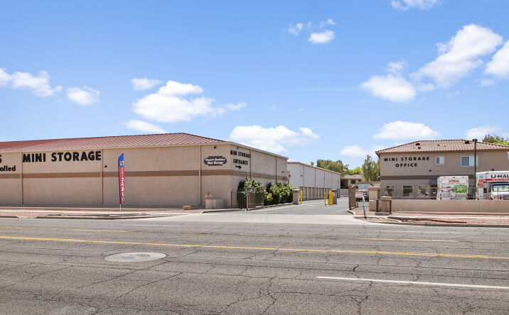 Pictures of Self Storage property located at 13551 W GLENDALE AVE, GLENDALE, AZ 85307-2008 for sales - image #1