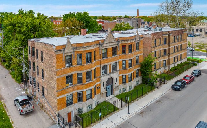 Pictures of Multifamily property located at 211-213 E 48th St, Chicago, IL 60615 for sales - image #1