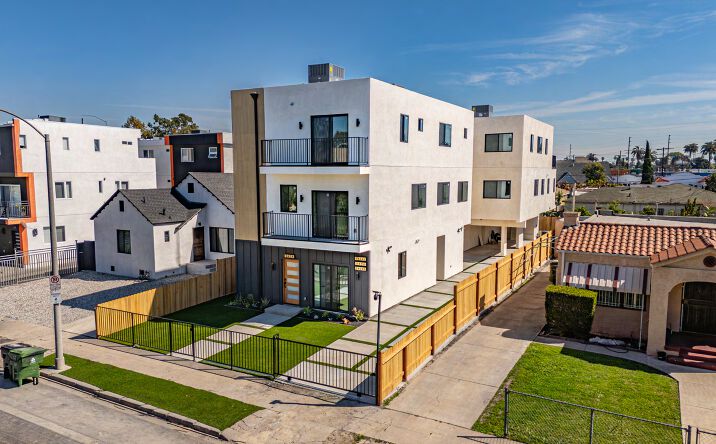 Pictures of Multifamily property located at 2424 S West View, Los Angeles, CA 90016 for sales - image #1