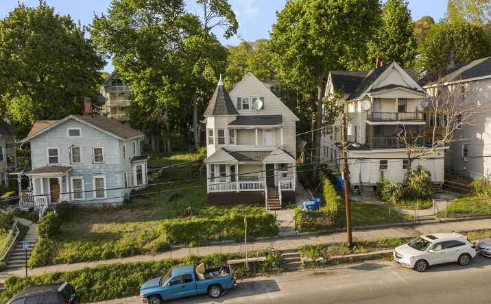 Pictures of Multifamily property located at 75 WALNUT ST, WATERBURY, CT 06704-4028 for sales - image #1