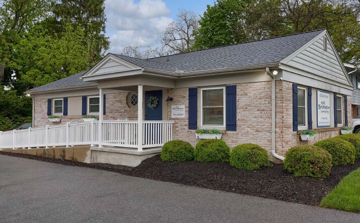 825 Eden Rd, Lancaster