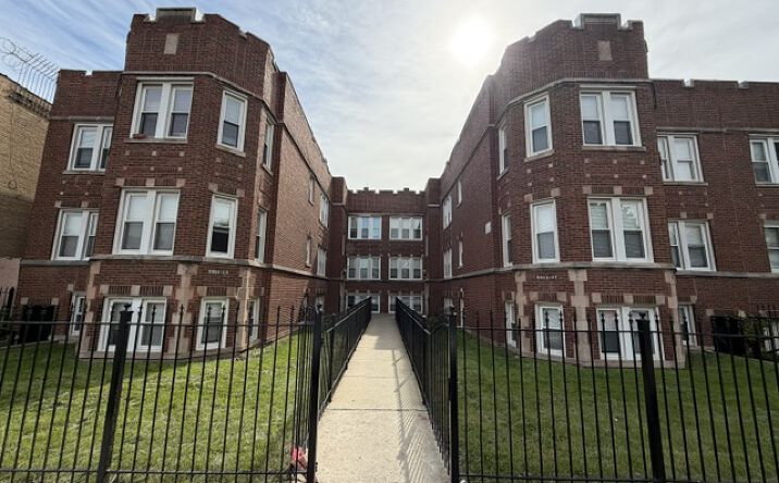 Pictures of Retail property located at 6521 South California Avenue, Chicago, IL 60629 for sales - image #1