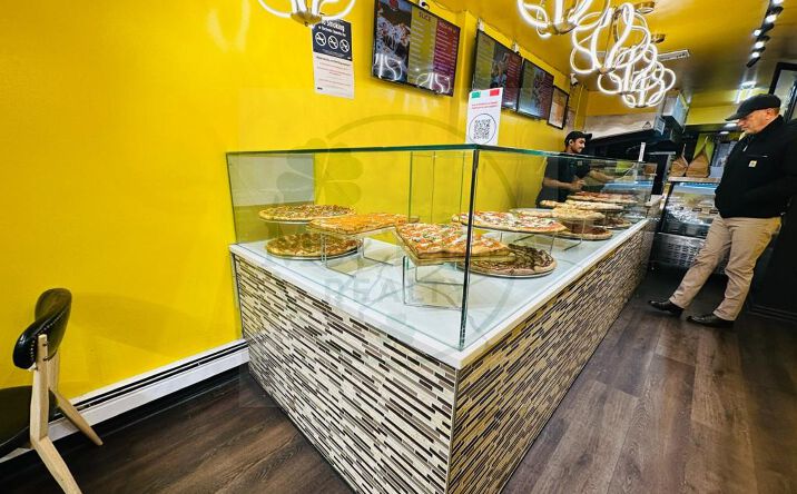 Pictures of Retail property located at  for sales - image #1
