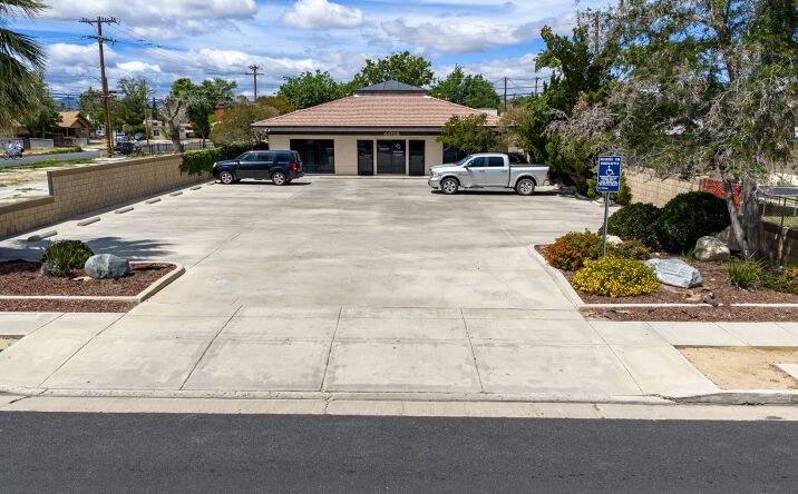 Pictures of Office, Mixed Use property located at 44709 Date Ave, Lancaster, CA 93534 for sales - image #1