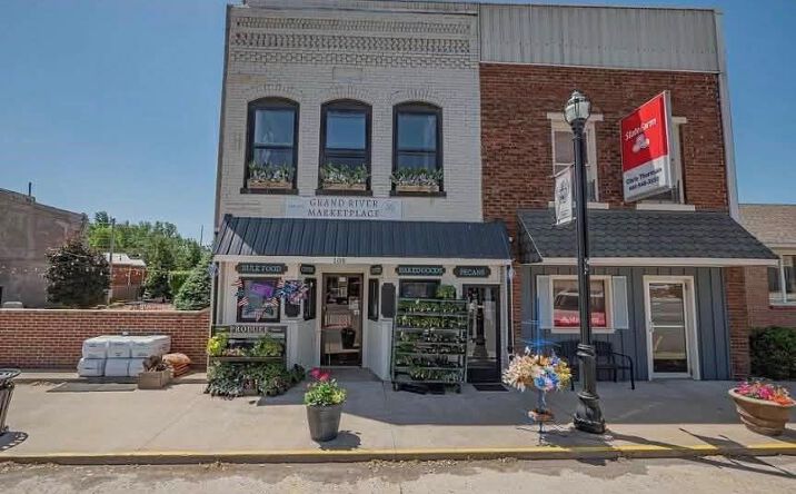 Pictures of Retail property located at 108 E Broadway Street, Brunswick, MO 65236 for sales - image #1