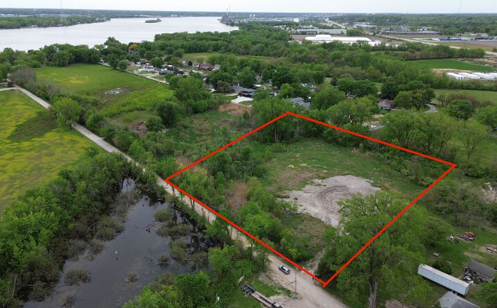 Pictures of Special Purpose property located at 17695 245th Avenue, Bettendorf, IA 52722 for sales - image #1