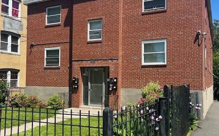Pictures of Multifamily property located at 174 Hillside Avenue, Hartford, CT 06106 for sales - image #1