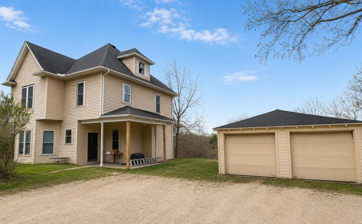 Pictures of Multifamily property located at 2831 Glacier Valley Road 1, Fitchburg, WI 53711 for sales - image #1