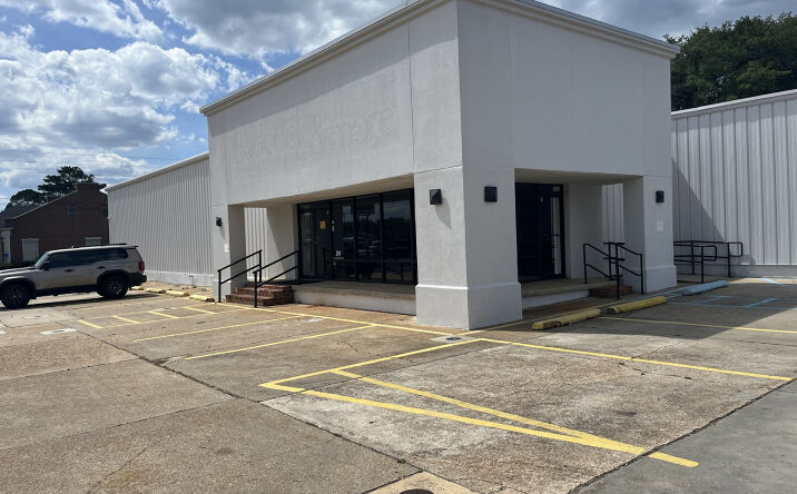 Pictures of Retail property located at 304 W Jefferson St, Quincy, FL 32351 for sales - image #1