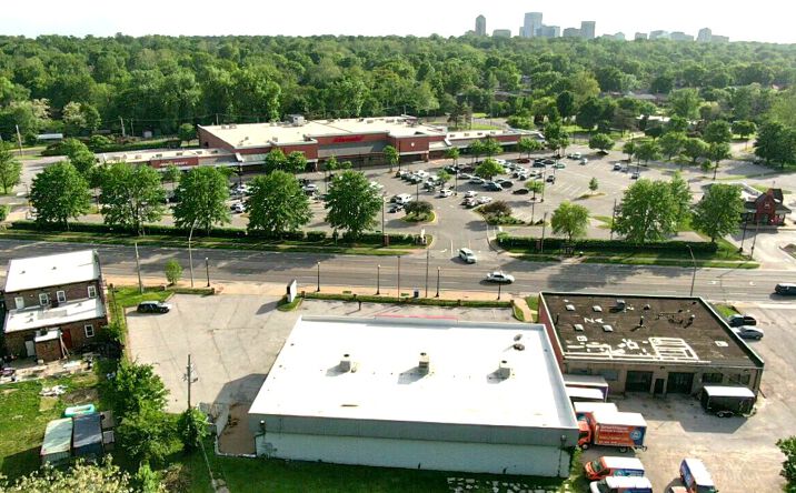 Pictures of Retail property located at 6901 OLIVE BLVD, UNIVERSITY CITY, MO 63130-2543 for sales - image #1