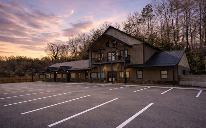 Pictures of Mixed Use, Hospitality, Office, Industrial property located at 33 Rose Petal Lane, Ellijay, GA 30540 for sales - image #1