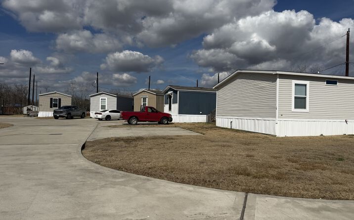 Pictures of Mobile Home Park property located at 8010 Thompson Rd, Highlands, TX 77562 for sales - image #1