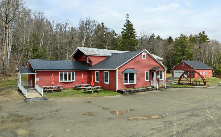 Pictures of Retail property located at 1955 Presidential Hwy, Jefferson, NH 03583 for sales - image #1