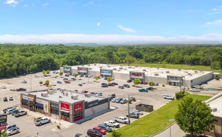 Pictures of Retail property located at 501 Southeast Washington Boulevard, Bartlesville, OK 74006 for sales - image #1