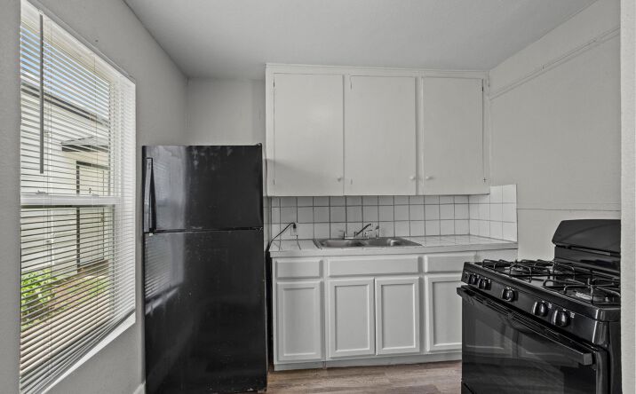 Pictures of Multifamily property located at 521 2nd Avenue North, Texas City, TX 77590 for sales - image #1