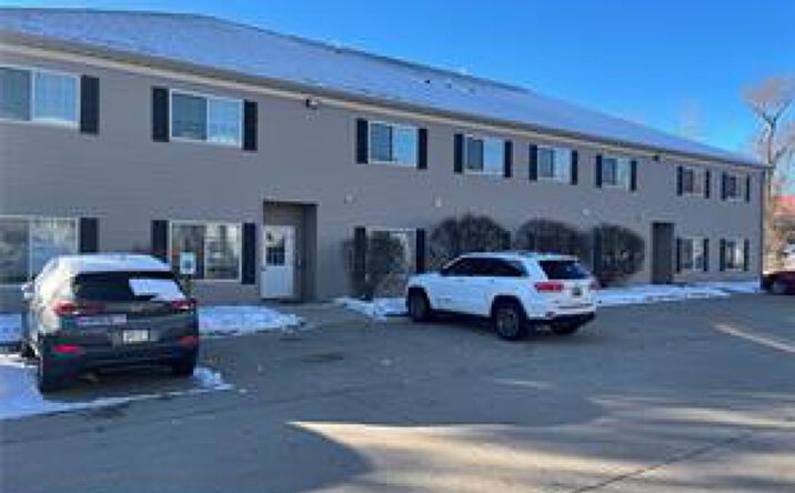 Pictures of Office, Retail, Special Purpose property located at 5250 N PARK PL NE, CEDAR RAPIDS, IA 52402-6221 for sales - image #1