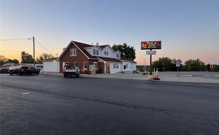 Pictures of Retail, Mixed Use, Business for Sale property located at 201 U.S. 63, Freeburg, MO 65035 for sales - image #1