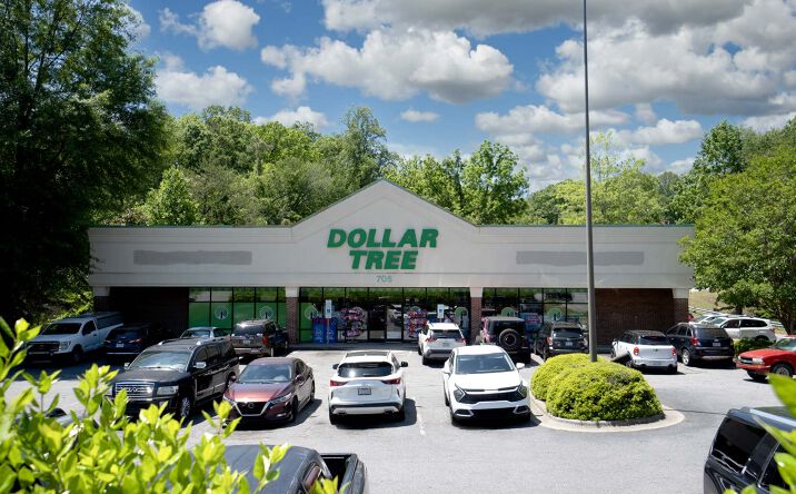 Pictures of Retail property located at 705 Blowing Rock Boulevard, Lenoir, NC 28645 for sales - image #1