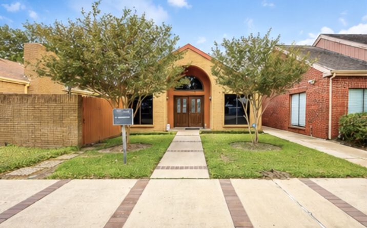 Pictures of Office property located at 11111 JONES RD W, HOUSTON, TX 77065-3616 for sales - image #1