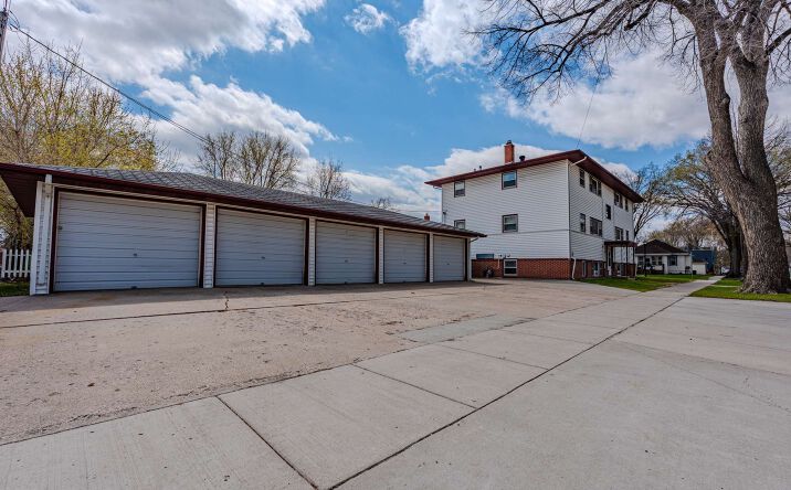 Pictures of Multifamily property located at 420 10TH AVE N, Fargo, ND 58102 for sales - image #1