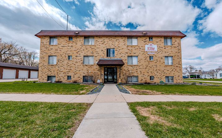 Pictures of Multifamily property located at 301 6th St S, Moorhead, MN 56560 for sales - image #1