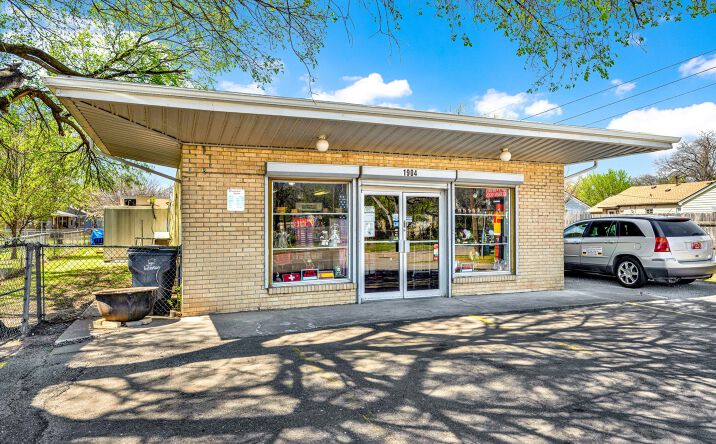Pictures of Retail property located at 1904 Northwest 18th Street, Lawton, OK 73507 for sales - image #1