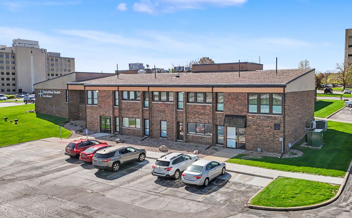 Pictures of Office property located at 1300 37th Street, West Des Moines, IA 50266 for sales - image #1