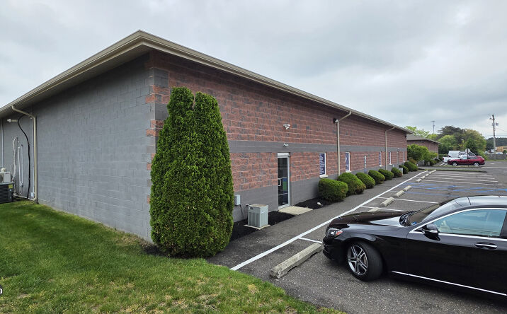 Pictures of Industrial property located at 154 COOPER RD, BERLIN TOWNSHIP, NJ 08091 for sales - image #1