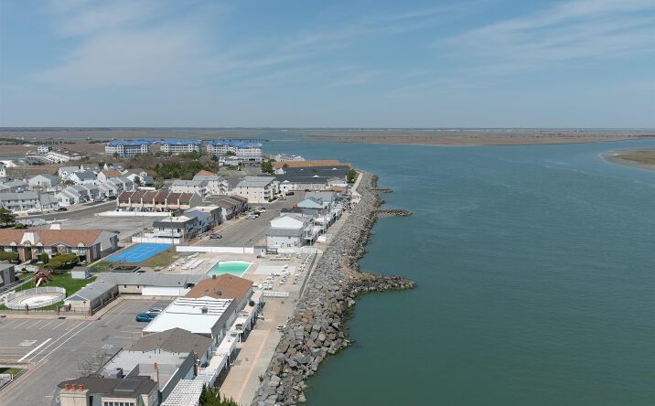 Pictures of Multifamily property located at 121 Seaview Court, North Wildwood, NJ 08260 for sales - image #1