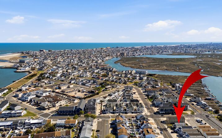 Pictures of Multifamily property located at 706 W Pine Avenue, North Wildwood, NJ 08260 for sales - image #1