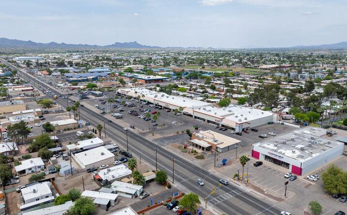 Pictures of Retail property located at 1290 West Prince Road, Tucson, AZ 85705 for sales - image #1
