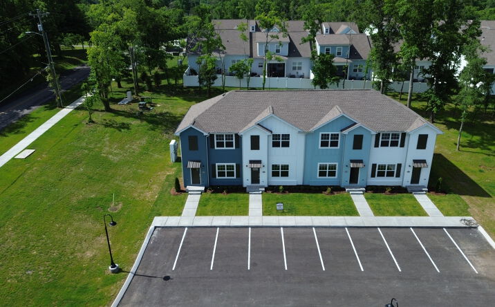 Pictures of Multifamily property located at 1136 Lock 4 Road, Gallatin, TN 37066 for sales - image #1