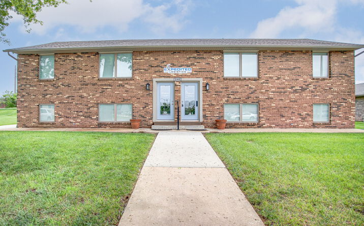 Pictures of Office property located at 1309 D'Adrian Professional Park, Godfrey, IL 62035 for sales - image #1