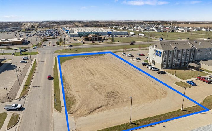 Pictures of Land property located at 400 37th Ave SW, Minot, ND 58701 for sales - image #1