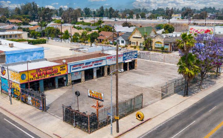 Pictures of Retail property located at 2241 S Vermont Avenue, Los Angeles, CA 90007 for sales - image #1
