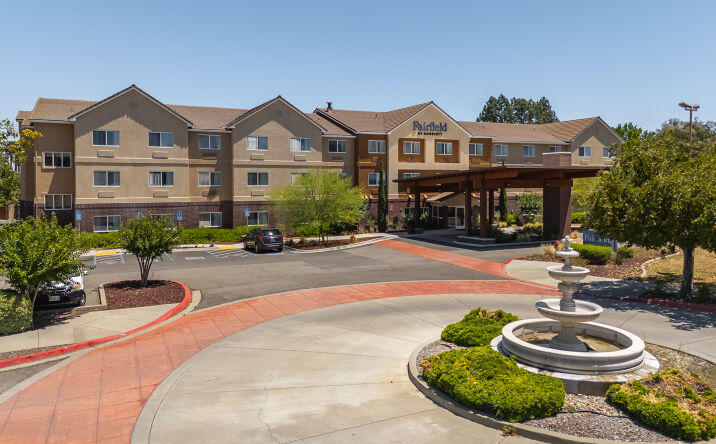Pictures of Hospitality property located at 370 Orange Dr, Vacaville, CA 95687 for sales - image #1