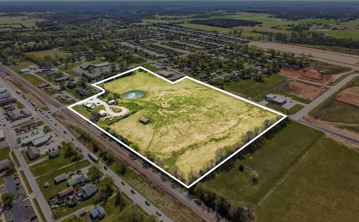 Pictures of Land property located at 303 Washington St, Strafford, MO 65757 for sales - image #1