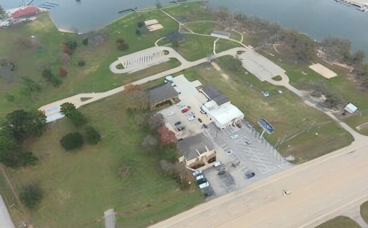Pictures of Office property located at 14884 TX-105, Montgomery, TX 77356 for sales - image #1