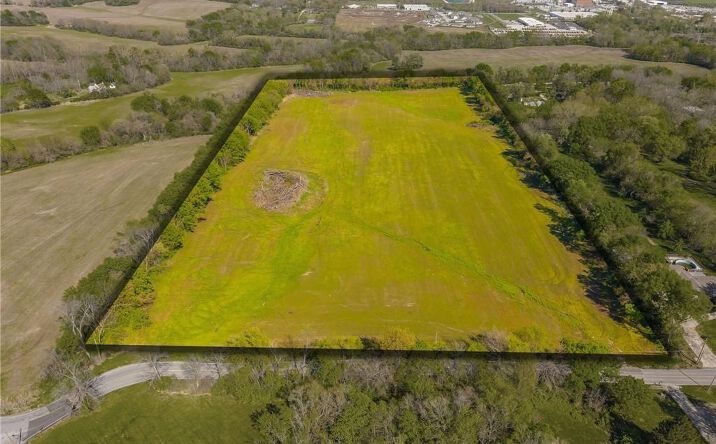 Pictures of Land property located at 701 S Jones Road, Independence, MO 64056 for sales - image #1