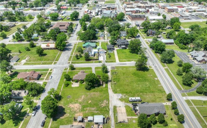 Pictures of Land, Multifamily property located at E 13th Street Lot 9 Street, Baxter Springs, KS 66713 for sales - image #1