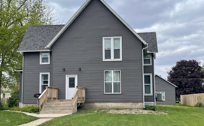 Pictures of Multifamily property located at 1221 Main Street, Grinnell, IA 50112 for sales - image #1