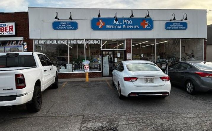 Pictures of Retail property located at 464 E Main Street, Brookhaven, NY 11772 for sales - image #1