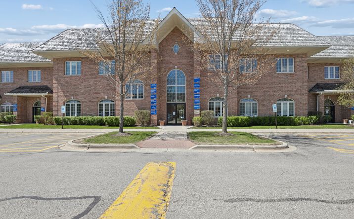 Pictures of Multifamily, Office property located at 1880 W Winchester Road 206, Libertyville, IL 60048 for sales - image #1
